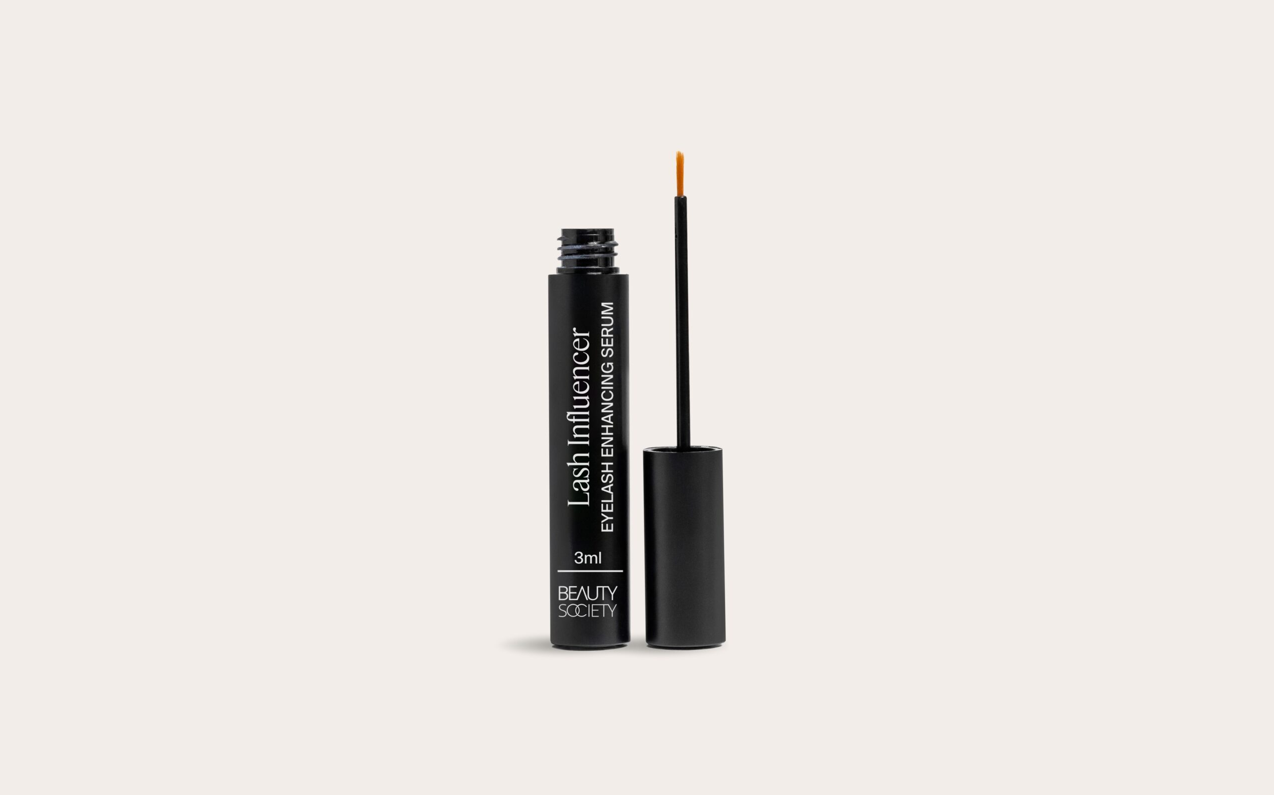 Lash influencer